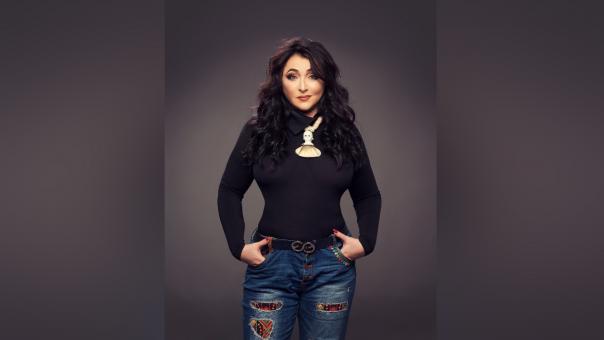 Популярная певица Лолита стала голосом культового сериала «Отчаянные Домохозяйки»