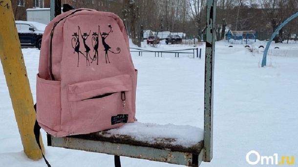 Лежала у рынка без сознания. В Омске 14-летняя школьница отравилась бутиратом