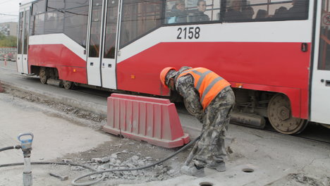 На мосту через реку Тулу в Новосибирске обособят трамвайные пути