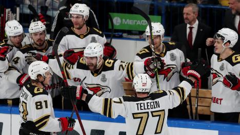 Забросили 12 шайб. Омский «Авангард» вновь обыграл «Металлург» во втором матче полуфинале КХЛ