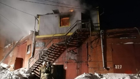 Умер во время страшного пожара: вдова из Новосибирска получила 400 тысяч рублей после смерти мужа