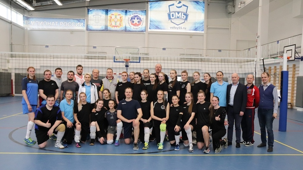Сборная Минспорта Омской области и СМИ едва не обыграла волейболисток «Омь-СибГУОР»
