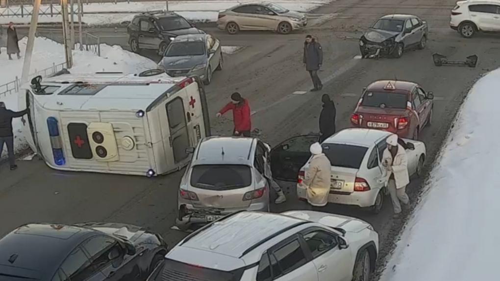 В Омске будут судить водителя скорой помощи за аварию на Орджоникидзе