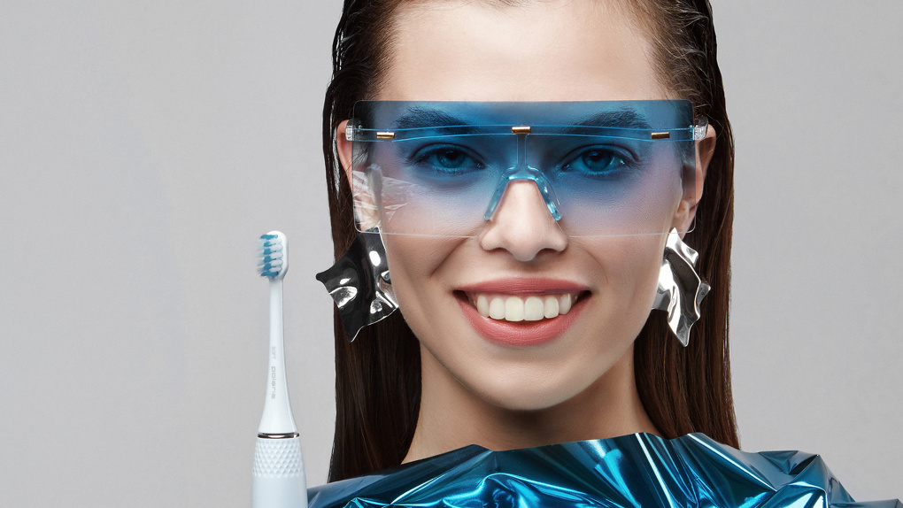 Улыбка на миллион: новосибирцам представили электрическую зубную щётку для обладателей брекетов