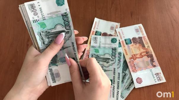 Омичку, которая не содержала дочь, заставили работать на государство