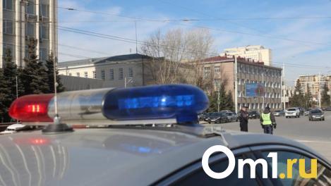 Водитель автобуса сбил пенсионерку на остановке в Омске