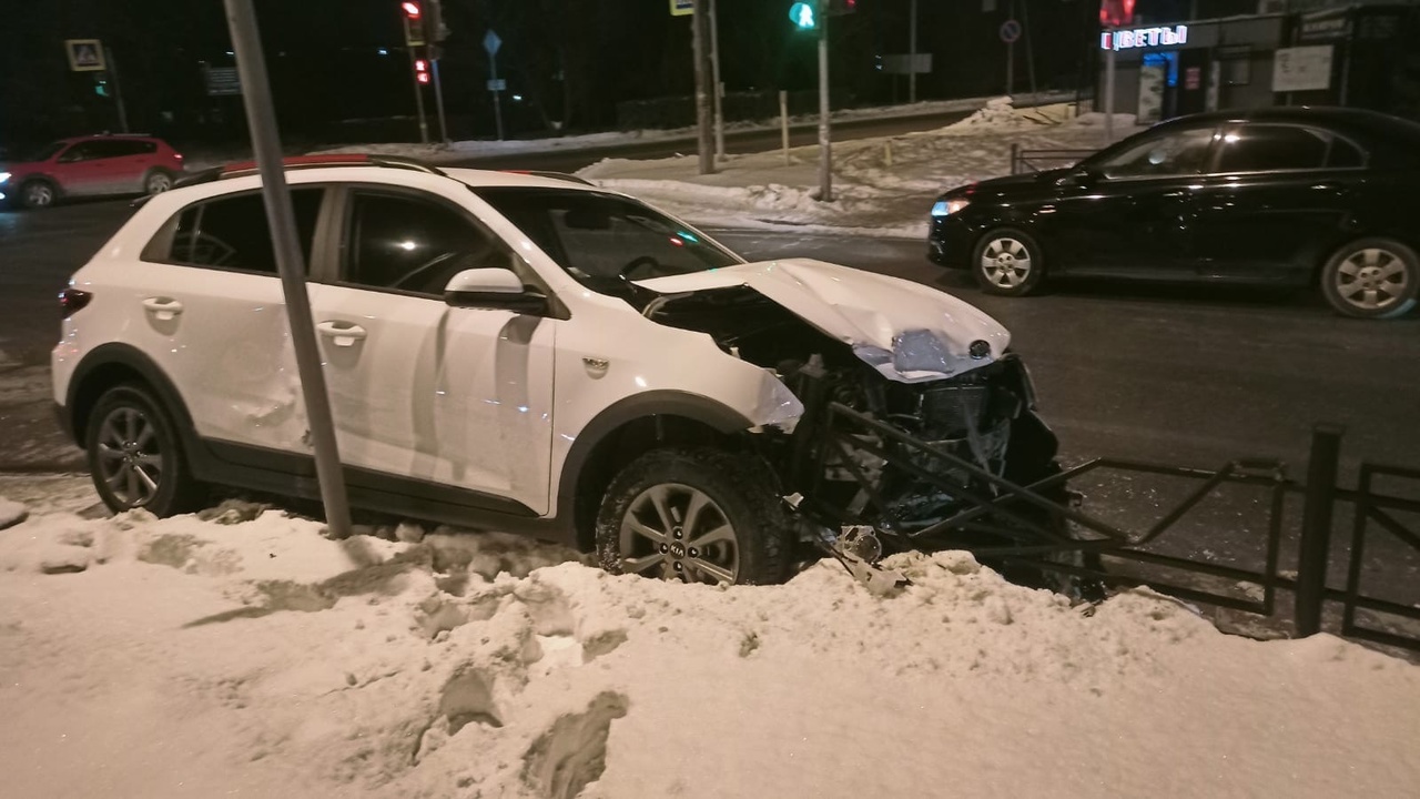 Женщина с пятилетней девочкой пострадали в ДТП на улице Кошевого в Омске |  07.02.2023 | Омск - БезФормата