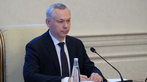 Губернатор Новосибирской области поручил усилить контроль строительства и ремонта дорог в регионе