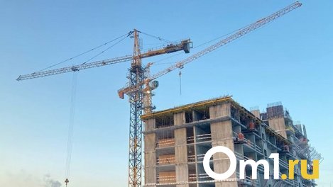 Дети в опасности: долгострой, который юные омичи превратили в место для игр, затопило кипятком