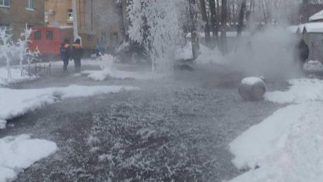 В Омске устранили порыв, из-за которого остались без тепла 16 домов