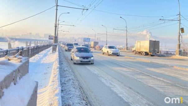 Омская мэрия закупит биохимический реагент для борьбы с гололёдом