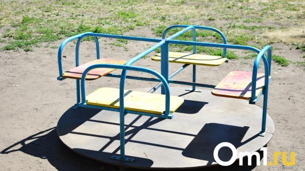 Омичка отсудила 190 тысяч за падение ребёнка у детской площадки