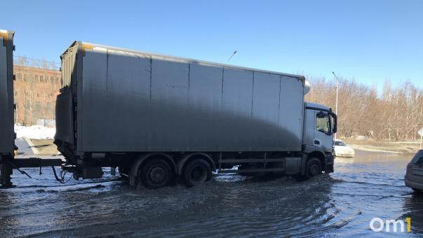 Восемь зон под запретом: где в Новосибирске ограничат движение фур?