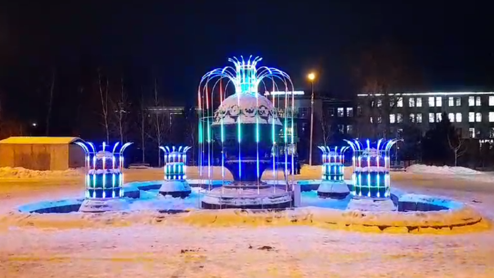 В Омске украсили иллюминацией ещё один фонтан