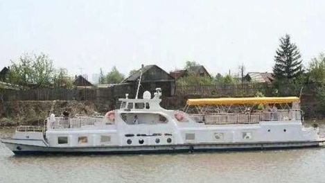 Теплоход с баней 1960 года за 11,9 млн рублей продают в Новосибирске. ФОТО