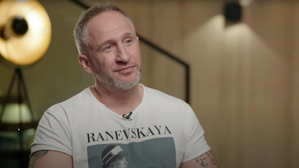 Иноагент Юрий Дудь* взял интервью у поддерживающего СВО актёра Оскара Кучеры