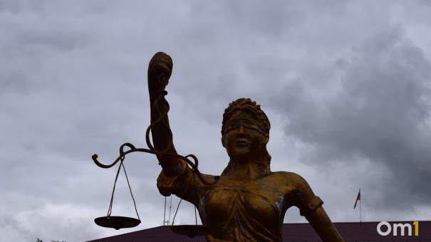 В Омске отправили в колонию юриста-самозванца, оправданного два года назад