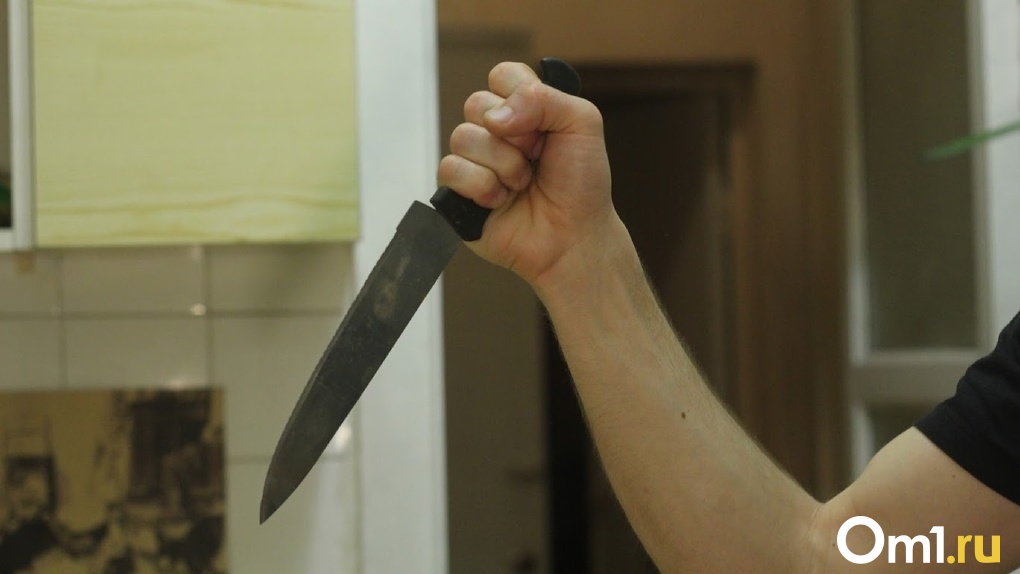 Угрожал убить возлюбленную и её дочь: новосибирца осудят за удержание в заложниках женщины и ребёнка