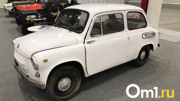 Ещё на ходу! Ретроавтомобили показали на транспортном форуме в Новосибирске. ФОТО И ВИДЕО