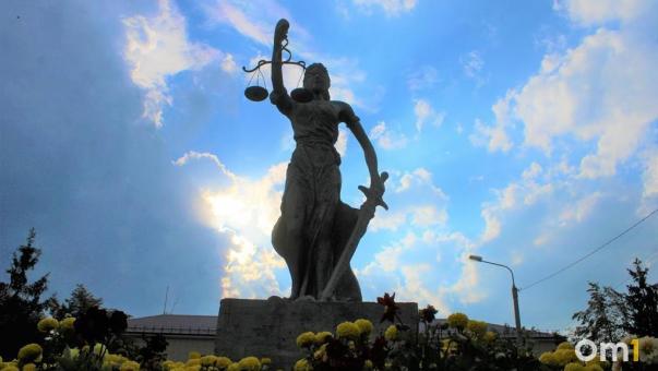 Омскому чиновнику ужесточили наказание за получение взятки при строительстве гидроузла