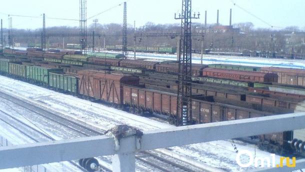 Утечка смертельно опасной соляной кислоты произошла на железнодорожной станции в Новосибирске