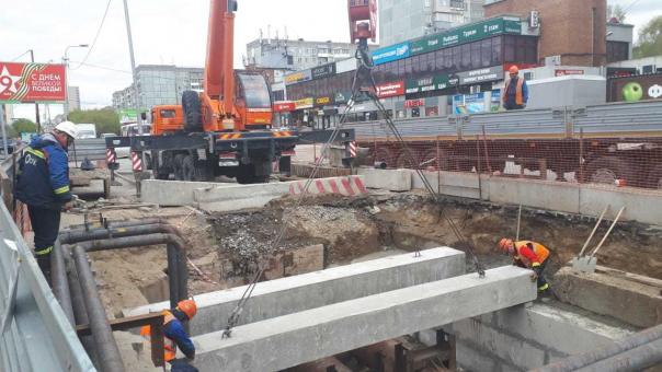 В Новосибирске на пяти улицах начали менять старые трубопроводы