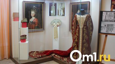 Подарок Екатерины II и украшение Романовых: в омском музее открылась эпохальная выставка