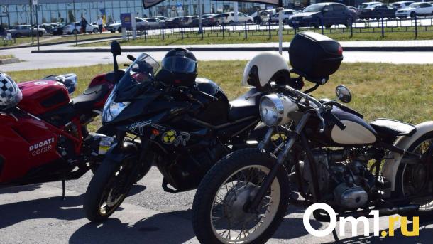 Юная девушка пострадала в ДТП с мотоциклом на трассе Омск — Тара