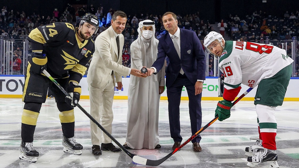 Слишком быстро закончилось спиртное. Президент хоккейной лиги ОАЭ раскритиковал матч омского «Авангарда»