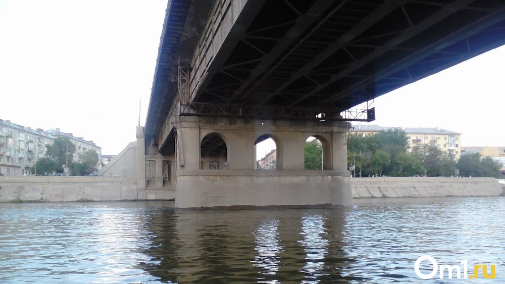 Омская мэрия заключила контракт с подрядчиком, который сделает капремонт Ленинградского моста