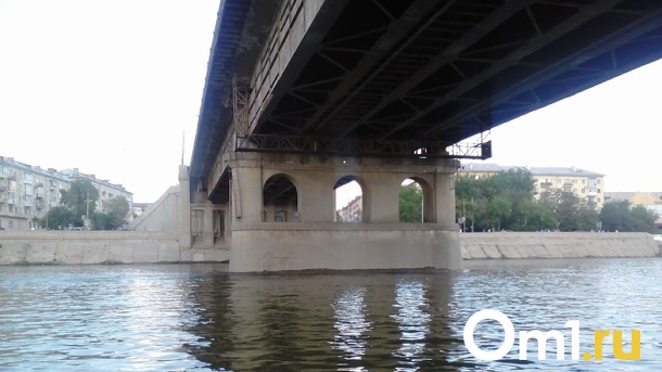Омская мэрия заключила контракт с подрядчиком, который сделает капремонт Ленинградского моста