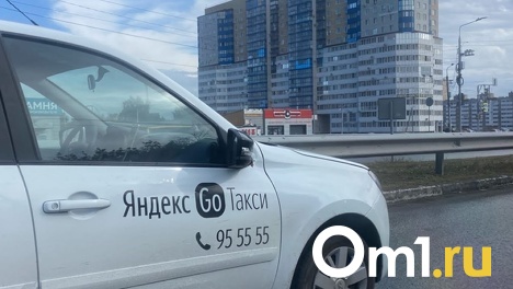 «Закупаются продуктами как в последний раз»: омский таксист – о том, куда чаще всего возит мобилизованных