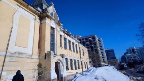 В Новосибирске закрыли историческое здание крячковской школы