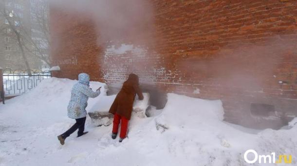 После публикации Om1.ru о «парящем» доме следователи устроили проверку УК