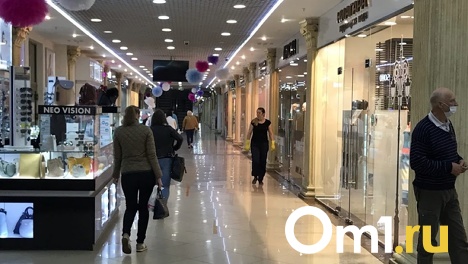 Чехлы, одежда, обувь и духи. Омские таможенники нашли 30 тысяч подделок