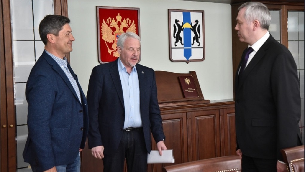 Губернатору Новосибирской области представили нового главного тренера ХК «Сибирь»