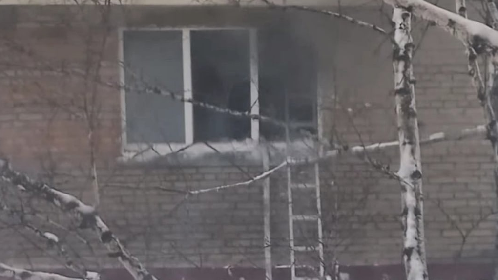 Задохнулись в прогоревшей дотла комнате: вскрылись подробности гибели двоих детей в пожаре в Новосибирске