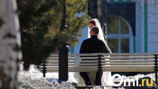 Омичи стали реже умирать и чаще разводиться