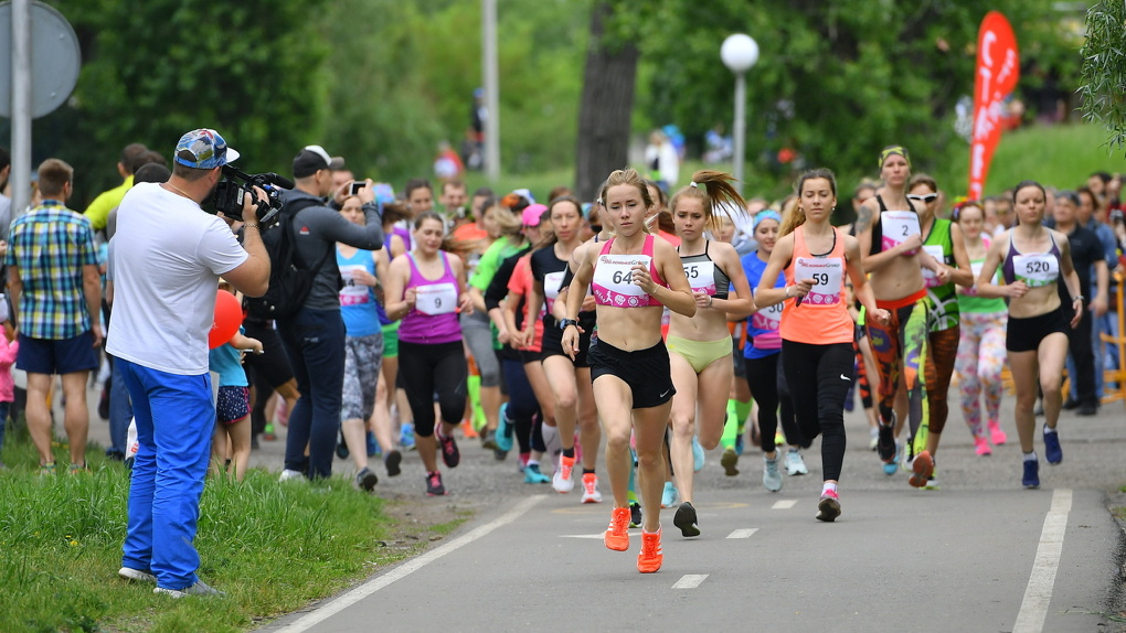 Цветочный забег в Омске в четвертый раз выиграла Марина Ковалева