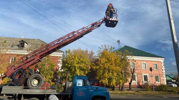 «Омскэлектро» провело новую линию освещения на улице 20 лет РККА