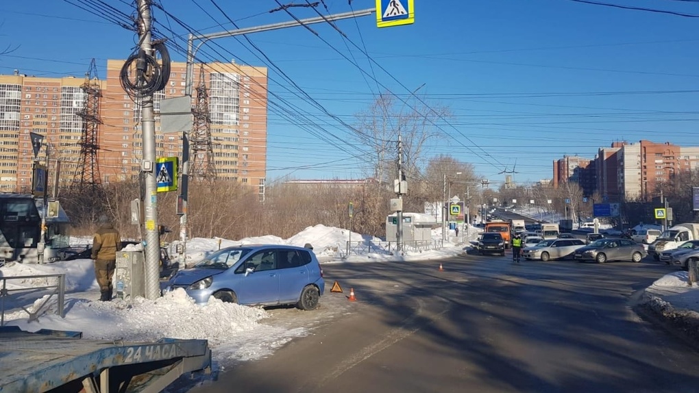 Получил черепно-мозговую травму: 14-летний подросток серьёзно пострадал в аварии в Новосибирске