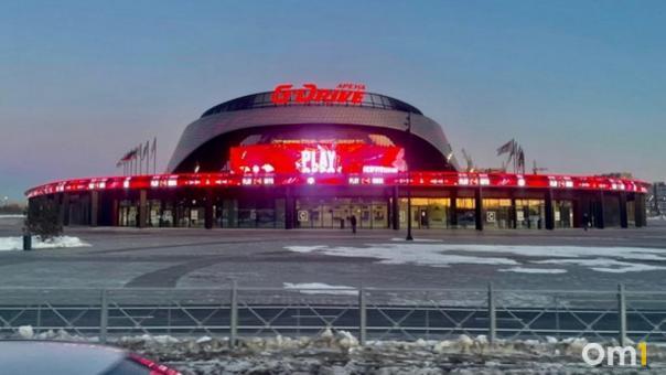 Прямо на льду. На «G-Drive Арене» выступила группа «5УТРА»