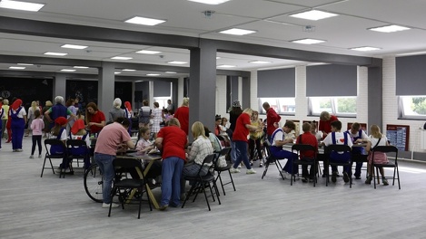 В Новосибирске полуразрушенный магазин превратили в молодёжный центр