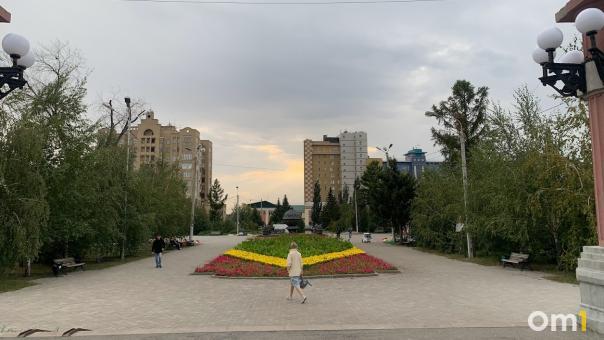 «Мы создаём красоту, а они…»: мэрия опечалена поведением омичей