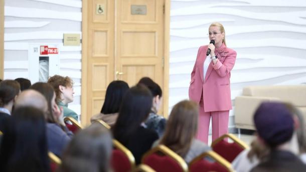 Парковка vs сквер: как в Новосибирске зелёные насаждения победили удобство для машин