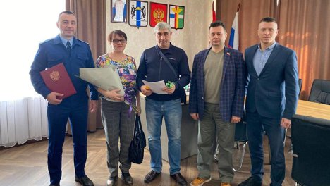 В Новосибирской области семья получила квартиру спустя четыре года после пожара