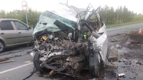 Последние секунды жизни: появилось видео смертельной аварии с КамАЗом на трассе под Омском