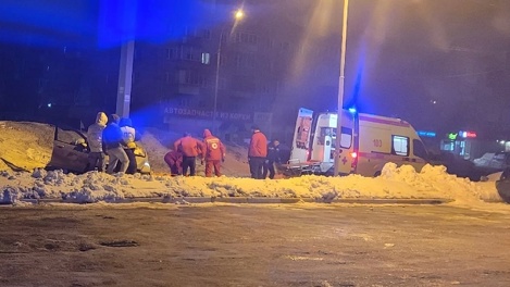 Придавленный перевернувшимся хэтчбеком Honda Fit новосибирец скончался в больнице