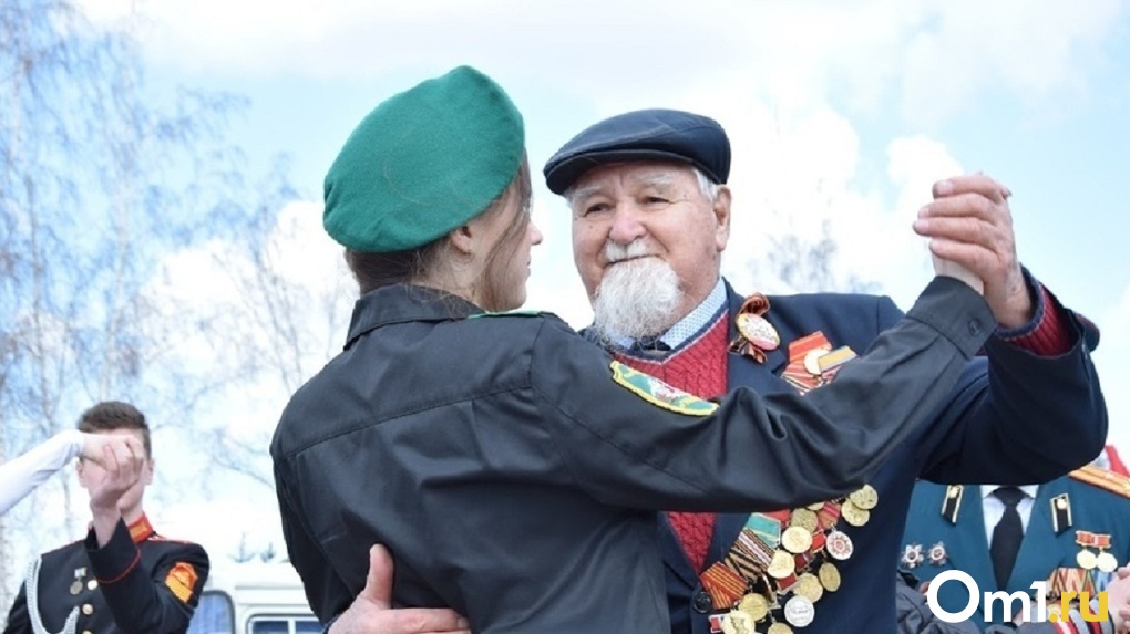 В Омске единороссы дали старт патриотическому флешмобу «Герои среди нас»