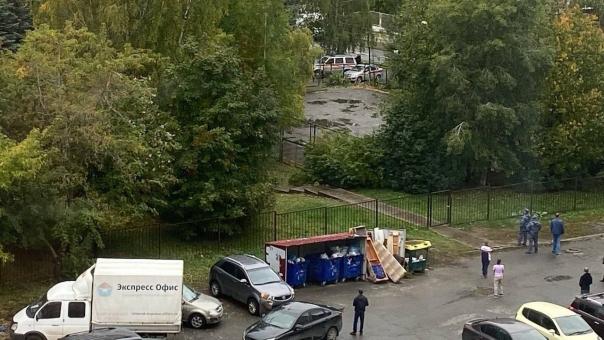 Неизвестный открыл стрельбу в ижевской школе. ОБНОВЛЯЕТСЯ